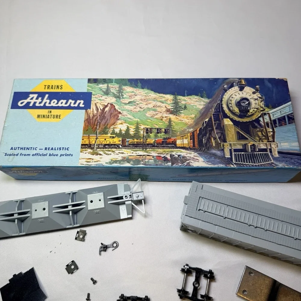 Ho Scale Athearn‎ Union Pacific 4452 54' Covered Hopper UP Blue Box Chess IE
